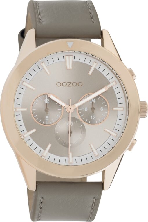 Ανδρικό ρολόι ΟΟΖΟΟ με γκρι χρώμα καντράν και με ταπέ χρώμα λουράκι. Η διάμετρος της κάσας είναι 45mm και είναι κατασκευασμένη από μέταλλο.